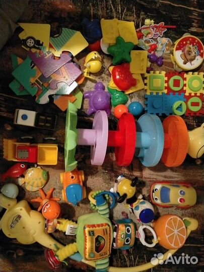 Развивающие игрушки для ребенка в большом кол-ве