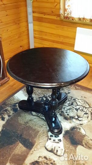 Винтажный круглый стол