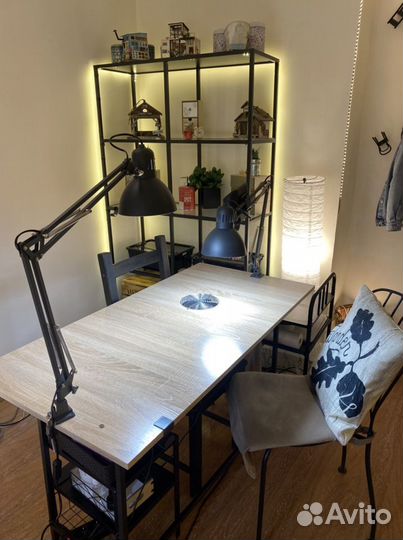 Место мастеру маникюра