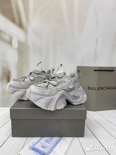 Женские кроссовки balenciaga