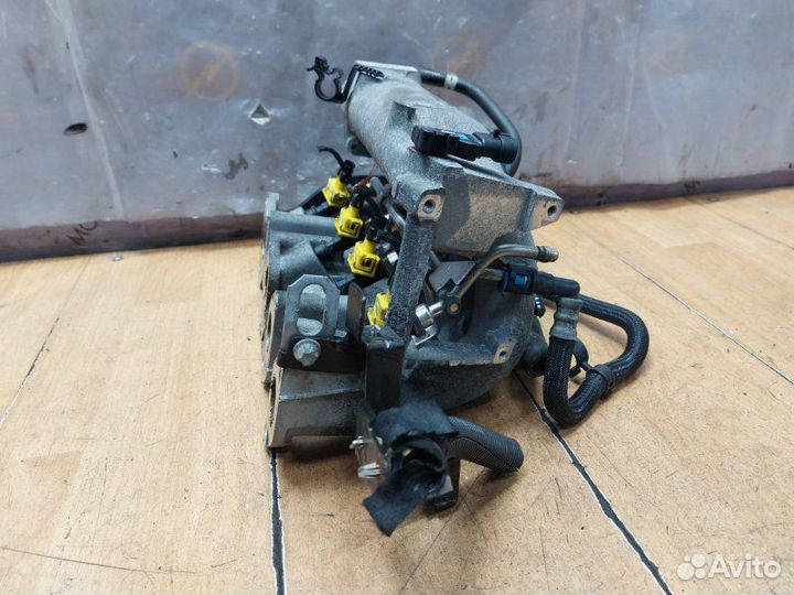 Коллектор впускной Opel Astra G Z16SE