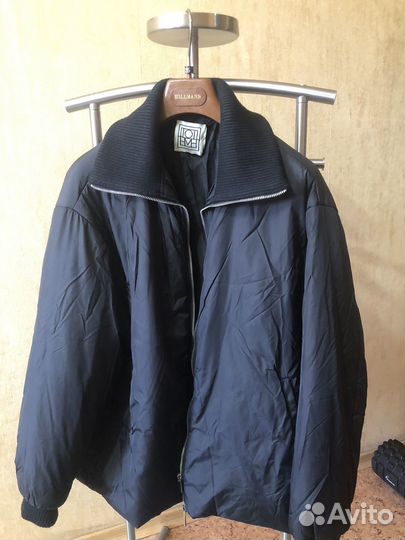 Куртка модный фасон расклешенная