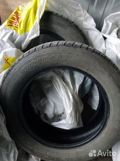 Bridgestone Dueler H/T 843 215/60 R17 96H