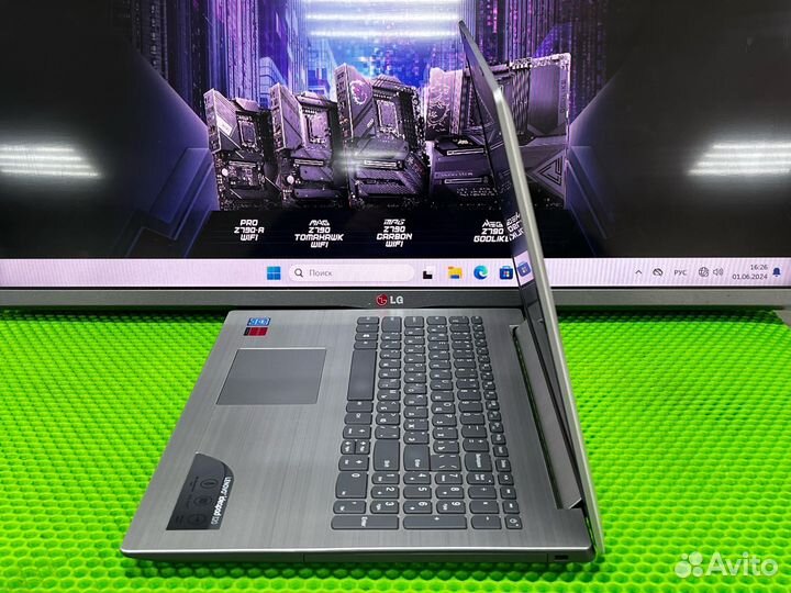 Ноутбук Lenovo IdeaPad 4-х ядерный 2Gb видеокарта