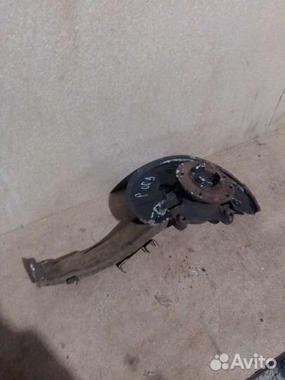 Поворотный кулак передний левый Audi Q7