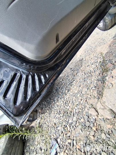 Правая передняя дверь LADA приора