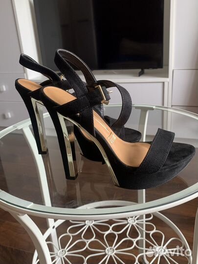 Босоножки женские