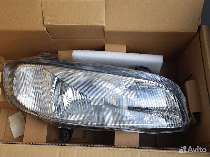 Фара нелинзованная