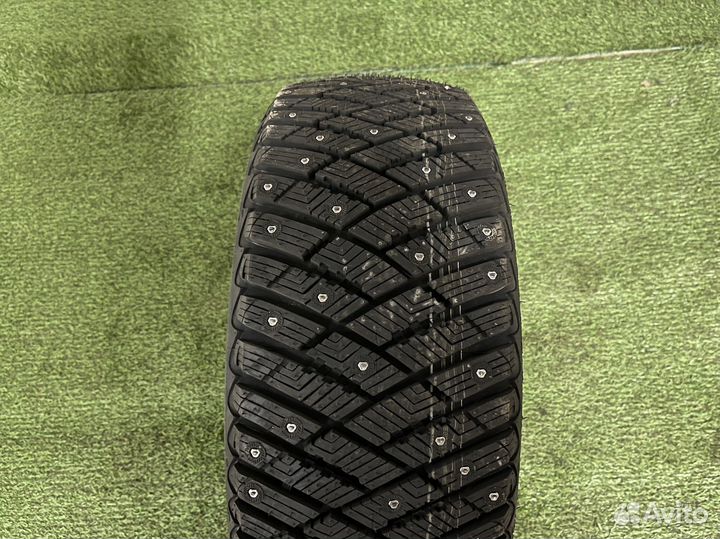 Goodyear Ultragrip Ice Arctic 235/40 R18 95T