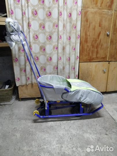 Детские санки на колесах