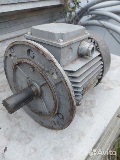 Двигатель асинхронный