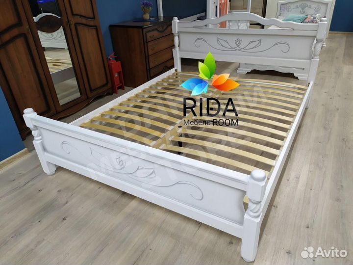 Кровать массив