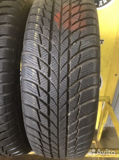 Bridgestone Blizzak LM-001 215/65 R17