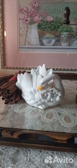 Фарфоровая конфетница, салфетница лебедь/ новая