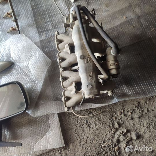 Впускной коллектор в сборе на змз 405