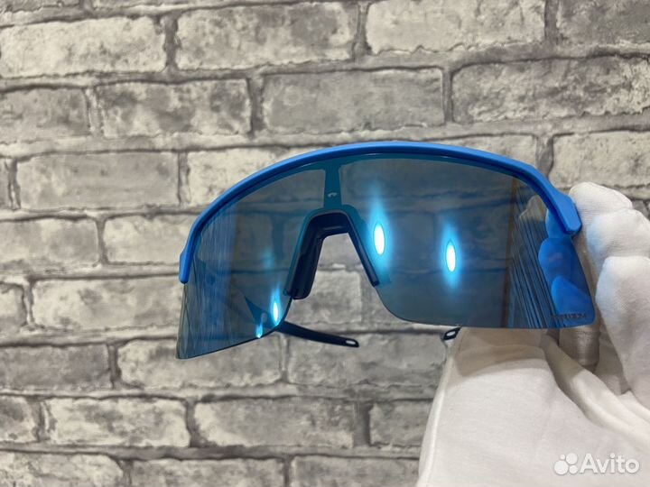 Новые солнцезащитные очки Oakley sutro