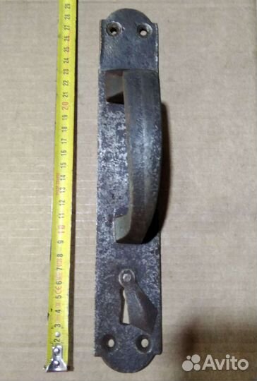 Старинная дверная ручка