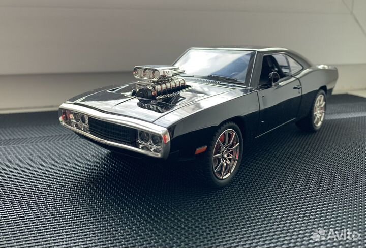 Игрушка машинка Dodge Charger R/T (1970)