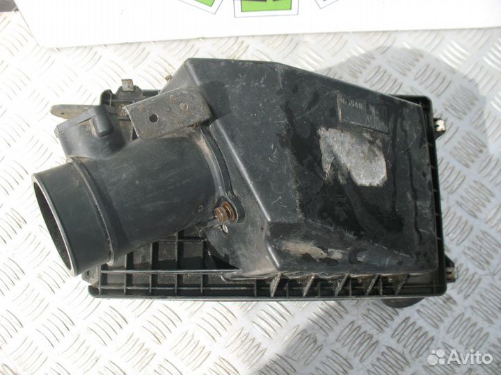 Корпус воздушного фильтра Nissan X-Trail T30 2.2