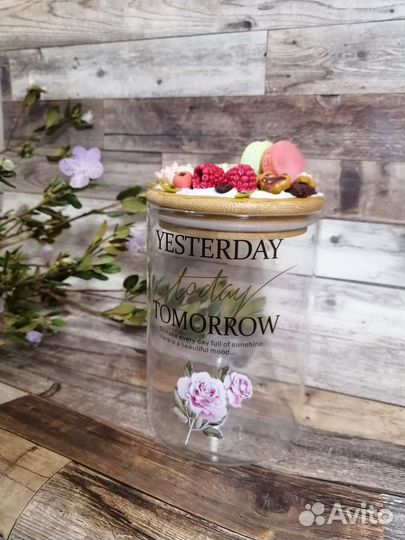 Банка для сыпучих с декором