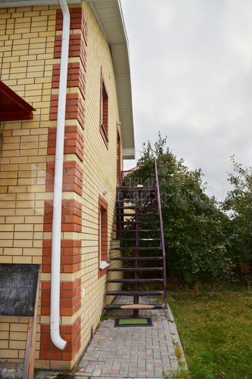 Дом 210 м² на участке 7 сот.