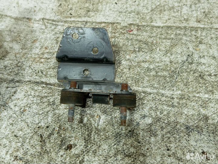 Кронштейн электромагнитного клапана Opel Corsa D