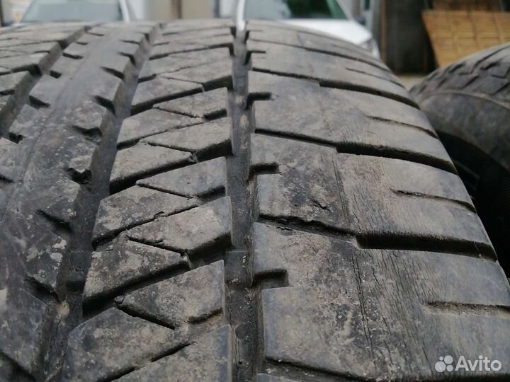 Bridgestone Dueler H/T 684II 275/60 R20