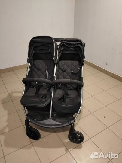 Коляска для двойни