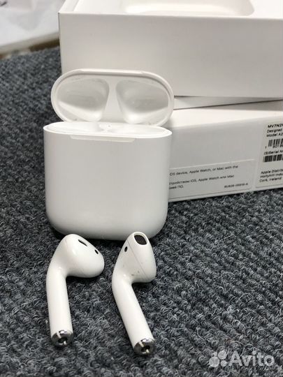 Apple AirPods (2-го поколения)
