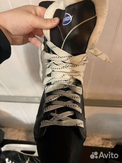 Коньки хоккейные