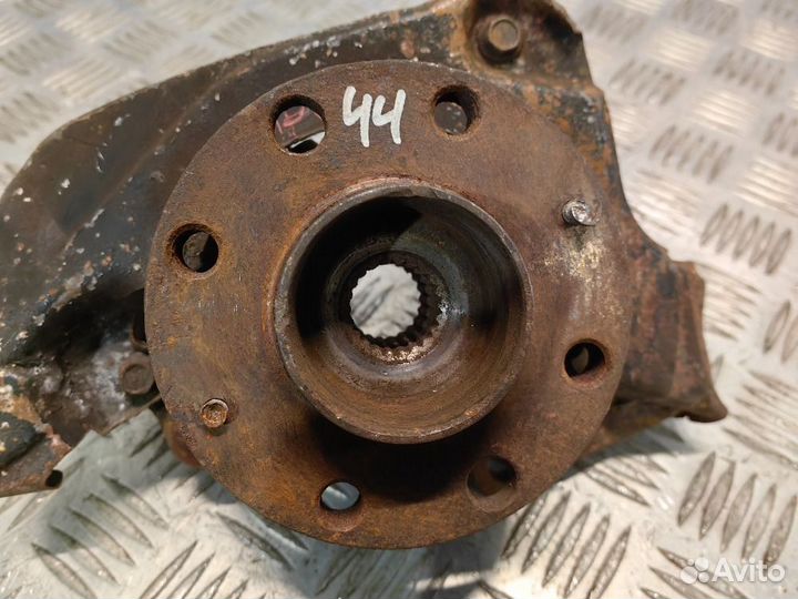 Кулак поворотный передний левый Opel Corsa D