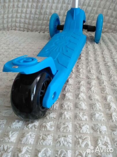 Самокат новый 3-колесный