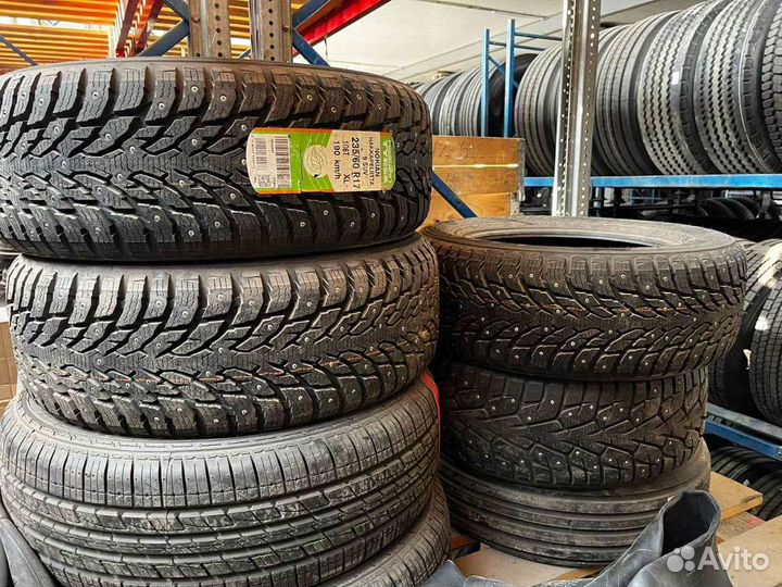 Nokian Tyres Hakkapeliitta 9 SUV 235/60 R17