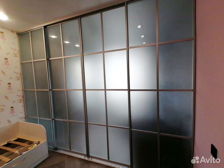 Межкомнатная раздвижная перегородка, двери-купе