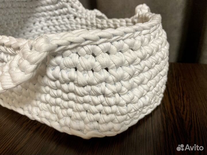 Вязаная люлька для куклы