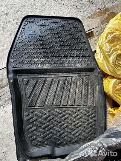 Коврики на toyota rav4