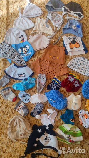 Шапочки, носочки на малыша от 0мес и до 6мес