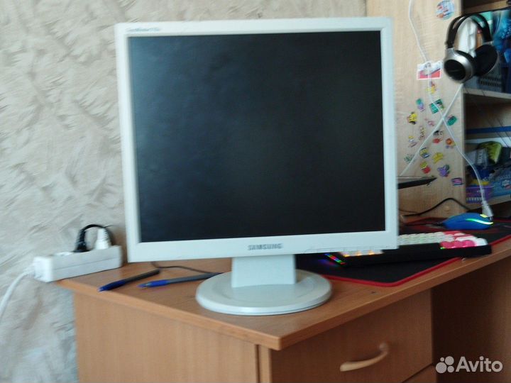 Монитор Samsung + провод vga на vga