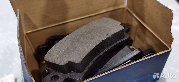 Тормозные колодки задние на Toyota corolla 120