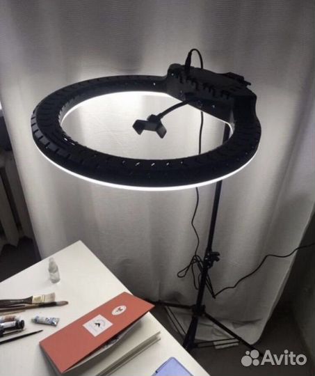 Кольцевая лампа со штативом. Разных размеров