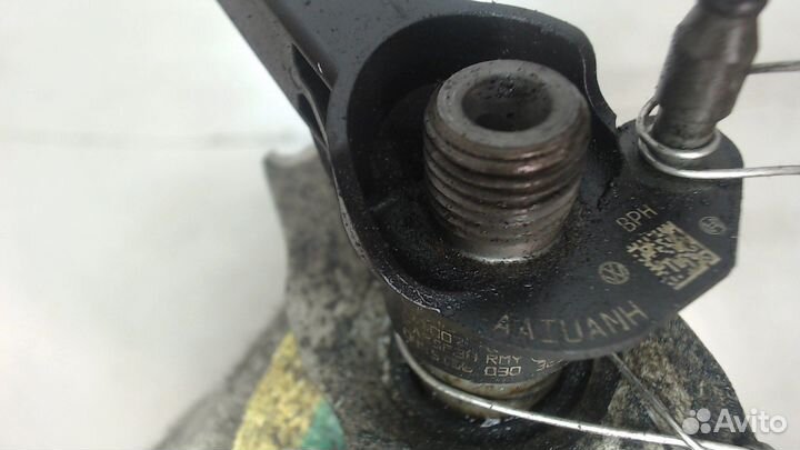 Форсунка топливная Skoda Octavia (A5), 2011