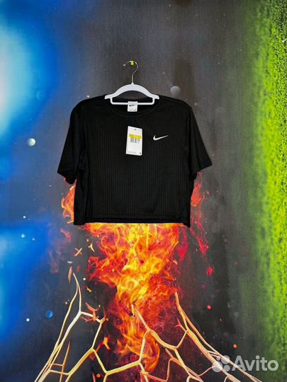 Топ Nike
