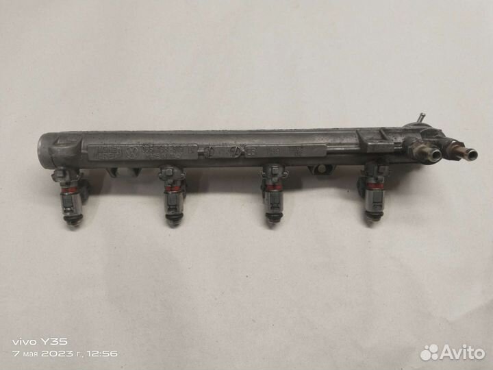 Топливная рейка golf 1.4 bca