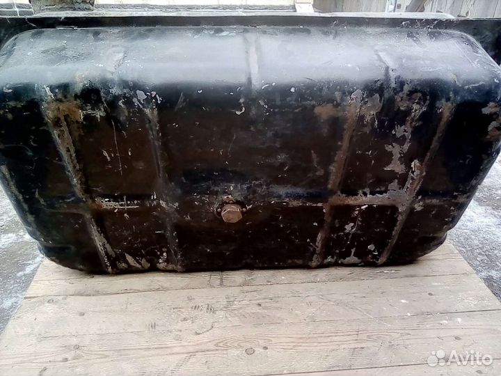 Топливный бак на газон
