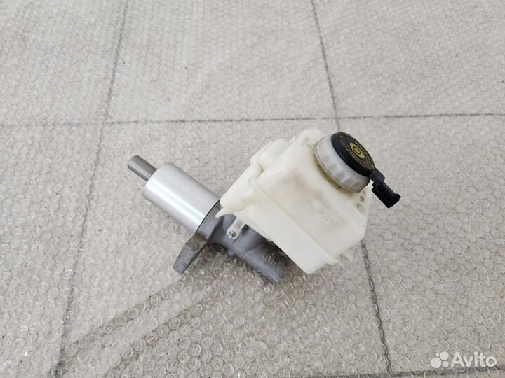 Главный тормозной цилиндр BMW X5 X6 E70 E71