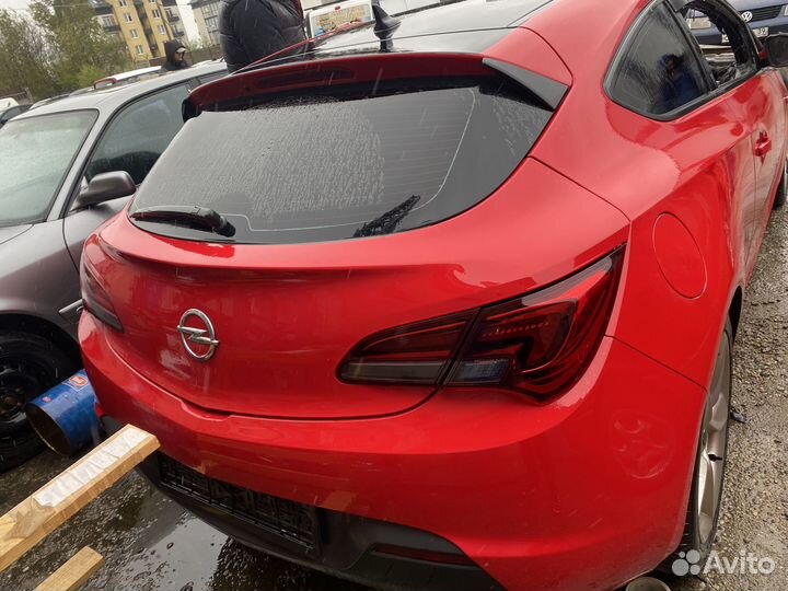 Задние внутренние фонари на opel astra GTC