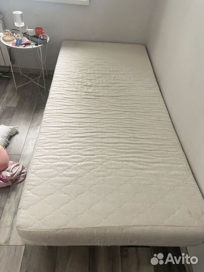 Основание для кровати с матрасом