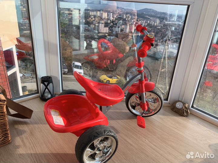 Детский велосипед трёхколесный