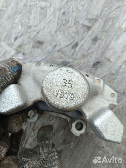 Тормозной задний правый суппорт opel vectra b