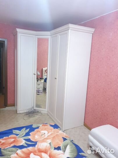 Продам угловой шкаф, очень удобный и красивый